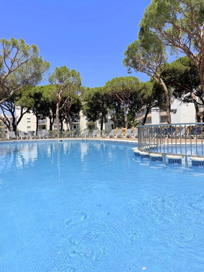 Rentalmar Blue Beach & Pool Salou Bagian luar foto