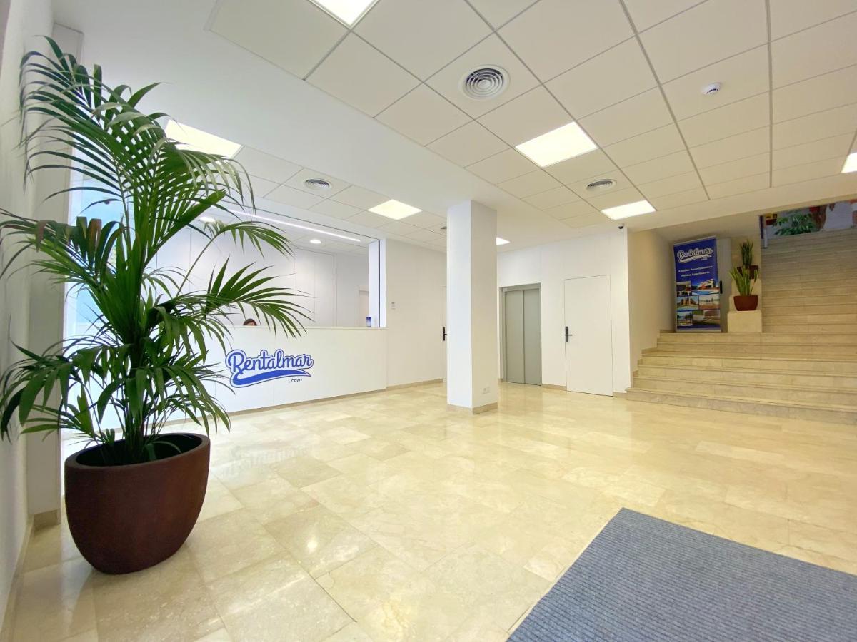 Rentalmar Blue Beach & Pool Salou Bagian luar foto